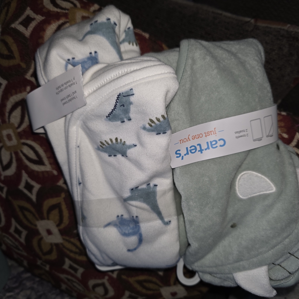 Gerber Baby Hooded Towel and Washcloth Set in White and Sage Green